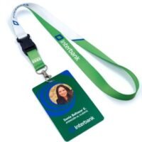 LANYARD MOSQUETON CON CREDENCIAL COUCHE LAMINADA